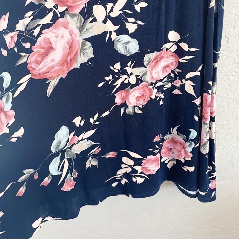 🌿Final Sale Vanilla Bay Dark Blue Floral Dress - Picture 3 of 8